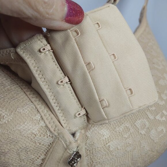 Barely Breezies Full Coverage T Shirt Bra 38DD Underwire Beige Nude Unpadded - Picture 13 of 15